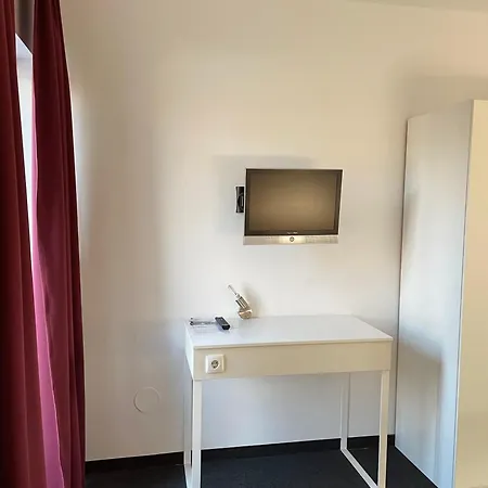Caldor - 24h Self-check In * Münchendorf